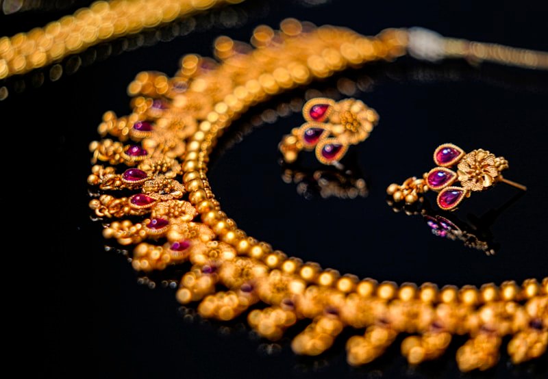 Kundan Pendant Set with Chain - Image 1